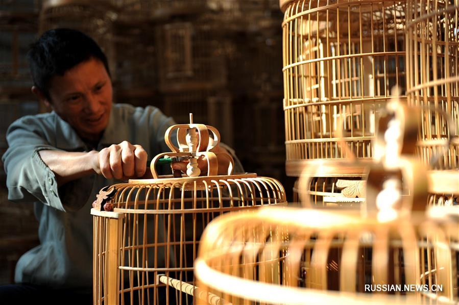 Птичьи клетки ручной работы из провинции Гуйчжоу