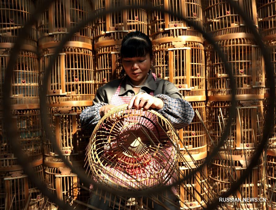 Птичьи клетки ручной работы из провинции Гуйчжоу