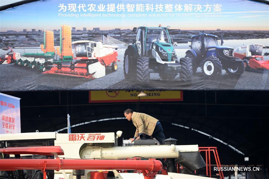 Открылась Янлинская ярмарка достижений высоких и новейших агротехнологий