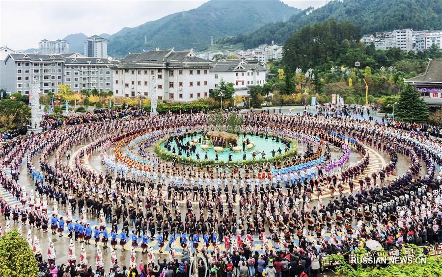 Народность мяо в провинции Гуйчжоу отмечает праздник Янъаша