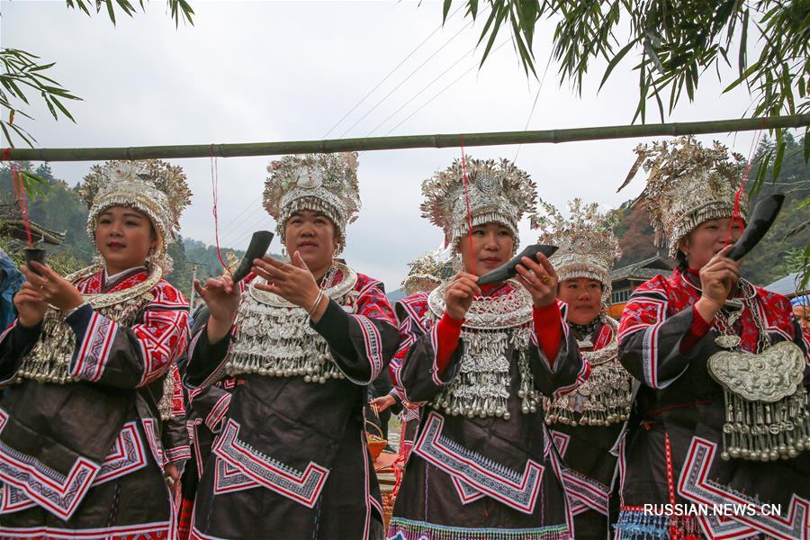 Празднование Нового года народности мяо в уезде Цзяньхэ