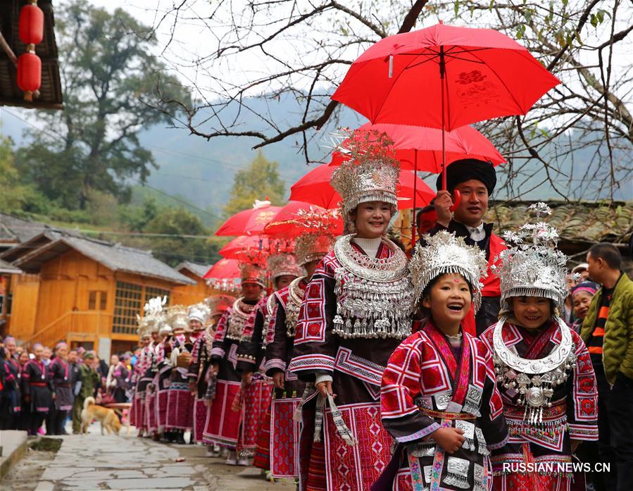 Празднование Нового года народности мяо в уезде Цзяньхэ