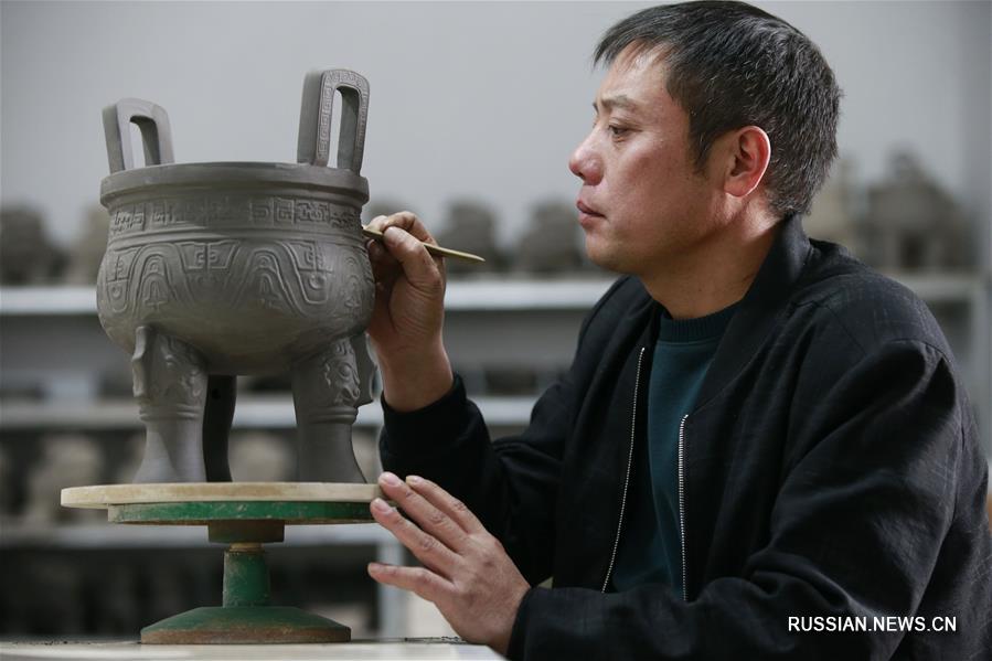 Производство керамики жуяо в Центральном Китае