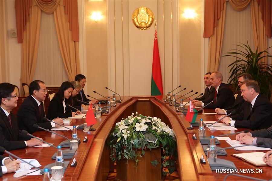 Премьер-министр Беларуси А. Кобяков встретился с заместителем министра коммерции Китая Фу Цзыином