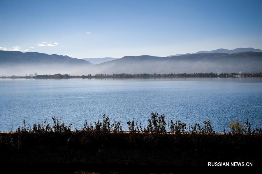Озеро Цзыби в провинции Юньнань
