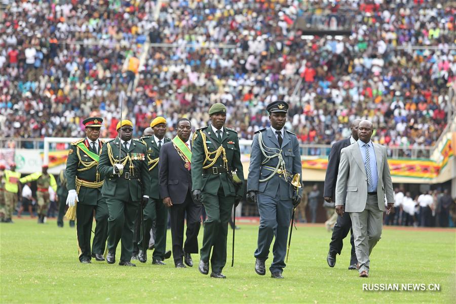 Э. Мнангагва вступил в должность президента Зимбабве 
