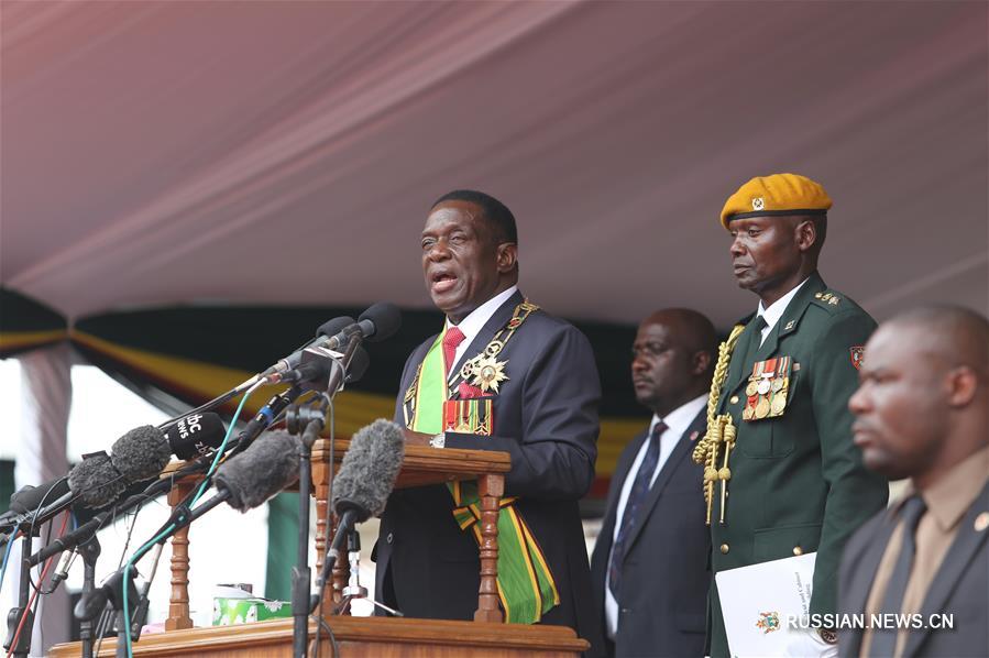 Э. Мнангагва вступил в должность президента Зимбабве 