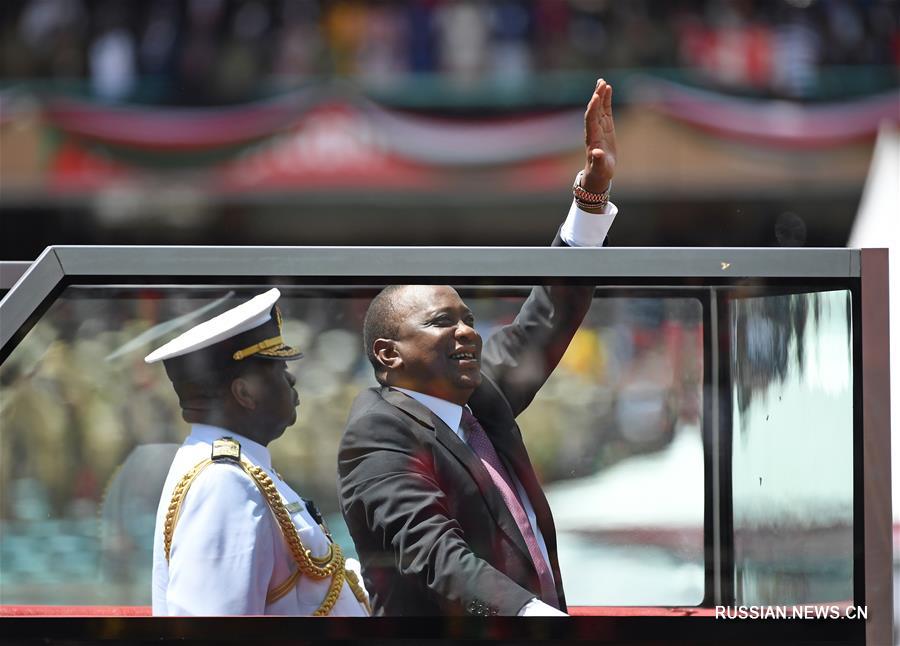 Избранный на второй срок президент Кении Ухуру Кениата приведен к присяге