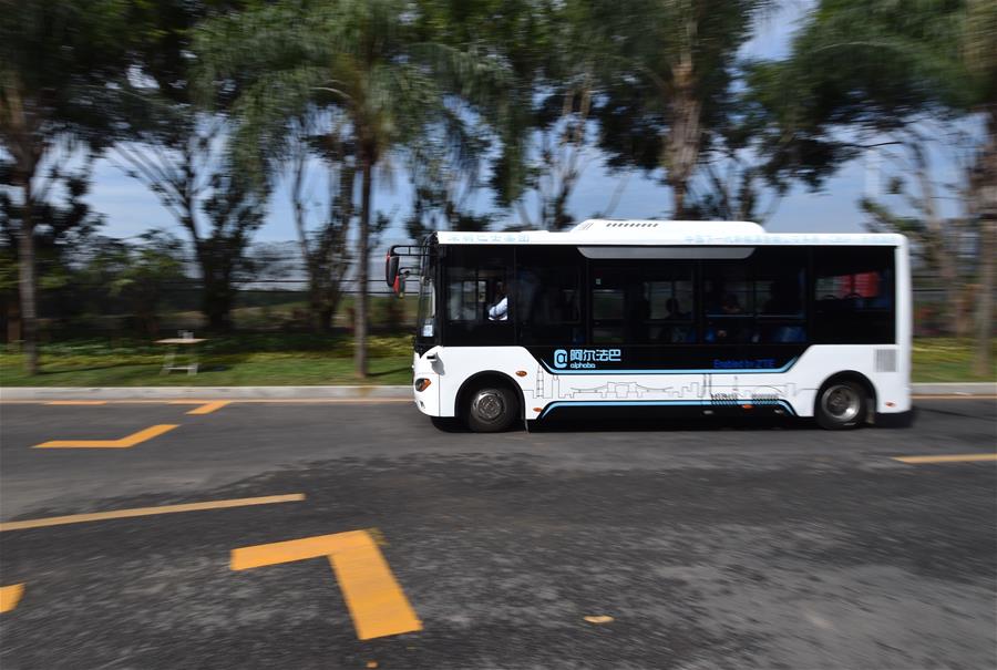 Самоуправляемые автобусы сданы в пробную эксплуатацию в Шэньчжэне