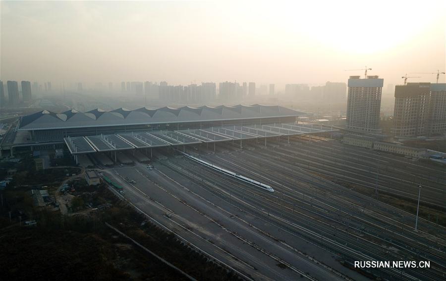 Новая высокоскоростная ж/д магистраль соединила крупные города Западного Китая