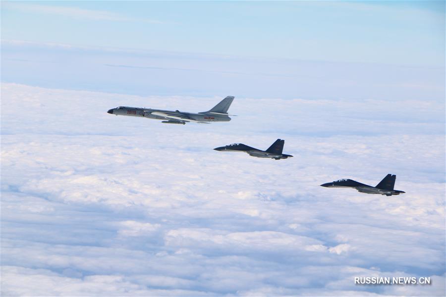 Самолеты ВВС НОАК провели очередные учения над открытым морем