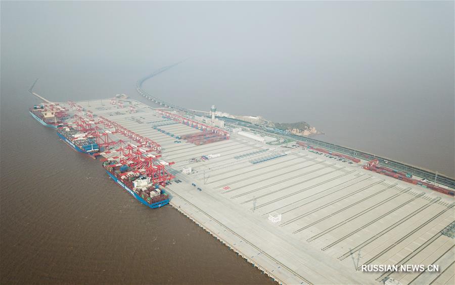 （经济）（2）上海洋山深水港四期自动化码头开港试生产