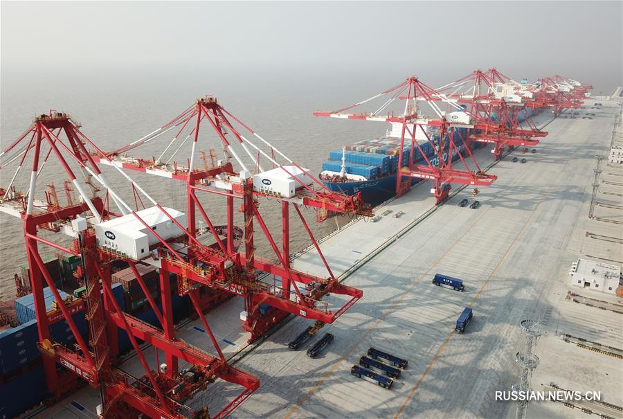 （经济）（5）上海洋山深水港四期自动化码头开港试生产