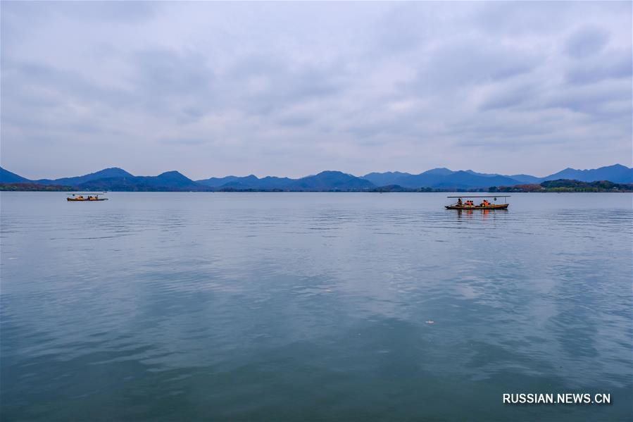 Зимняя палитра красок на озере Сиху