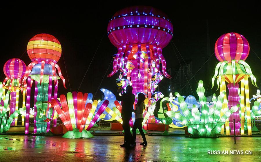 В Ванкувере проходит фестиваль китайских фонарей