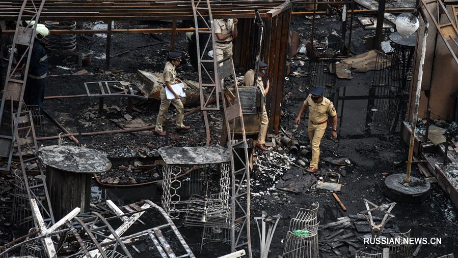 При пожаре в Мумбаи погибли 15 человек 