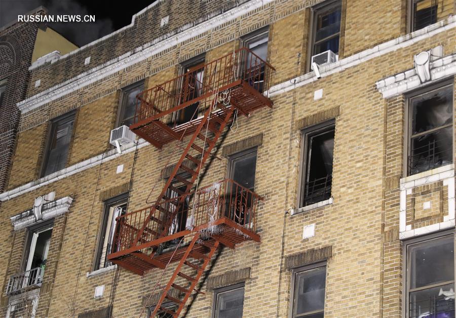 （国际）（4）纽约一公寓发生火灾　至少12人死亡