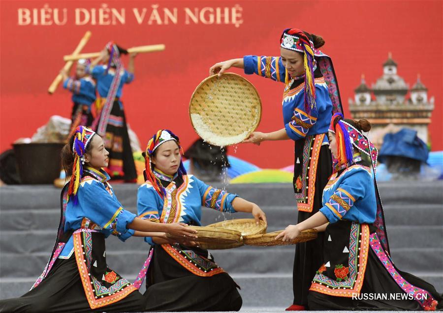 Музыкально-художественный концерт в рамках 5-го Китайско-лаосско-вьетнамского карнавала Дюбао
