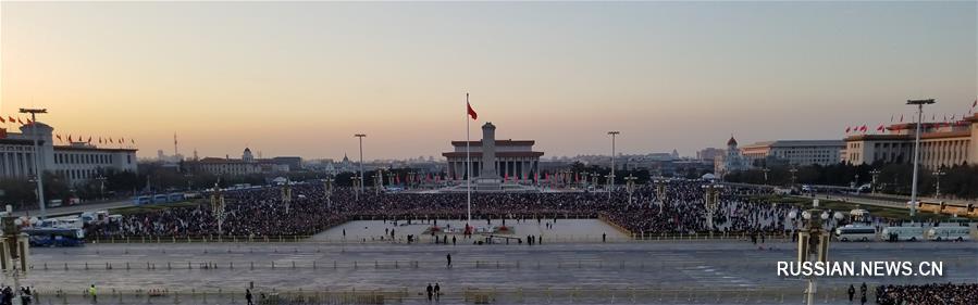 Церемония поднятия государственного флага на площади Тяньаньмэнь впервые проведена НОАК
