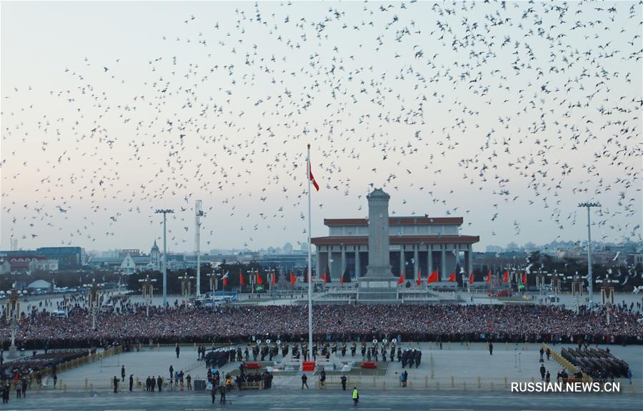 Церемония поднятия государственного флага на площади Тяньаньмэнь впервые проведена НОАК