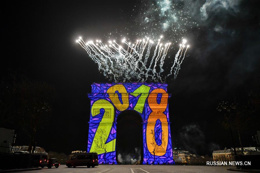 Новогодне световое шоу в Париже