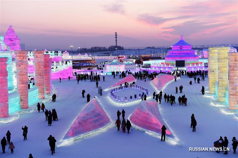 В Харбине открылся 34-й Международный фестиваль льда и снега