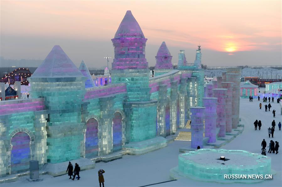 В Харбине открылся 34-й Международный фестиваль льда и снега