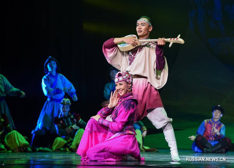 Танцевальное шоу по случаю Нового года в АР Внутренняя Монголия