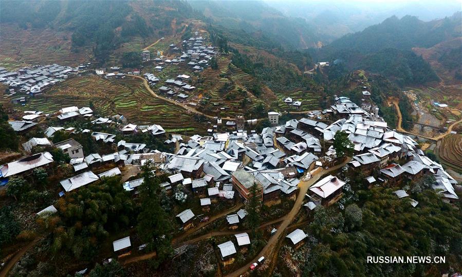 Посеребренные инеем горные деревни уезда Жуншуй