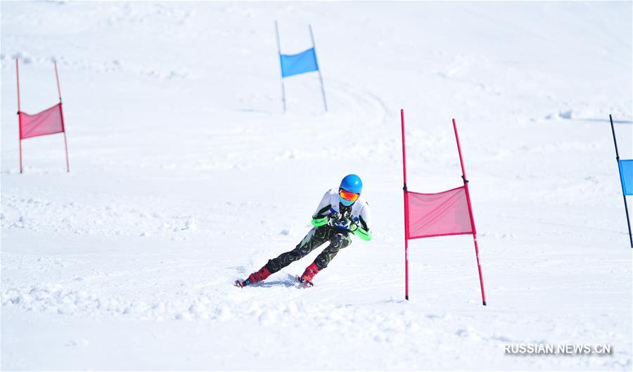 Горнолыжный спорт -- В Люпаньшуе стартовали Всекитайские пригласительные юношеские соревнования по горнолыжному спорту 2018 года