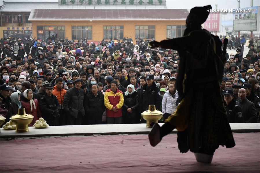 Китайцы отмечают традиционный праздник Лаба, лакомясь одноименной кашей "лабачжоу"