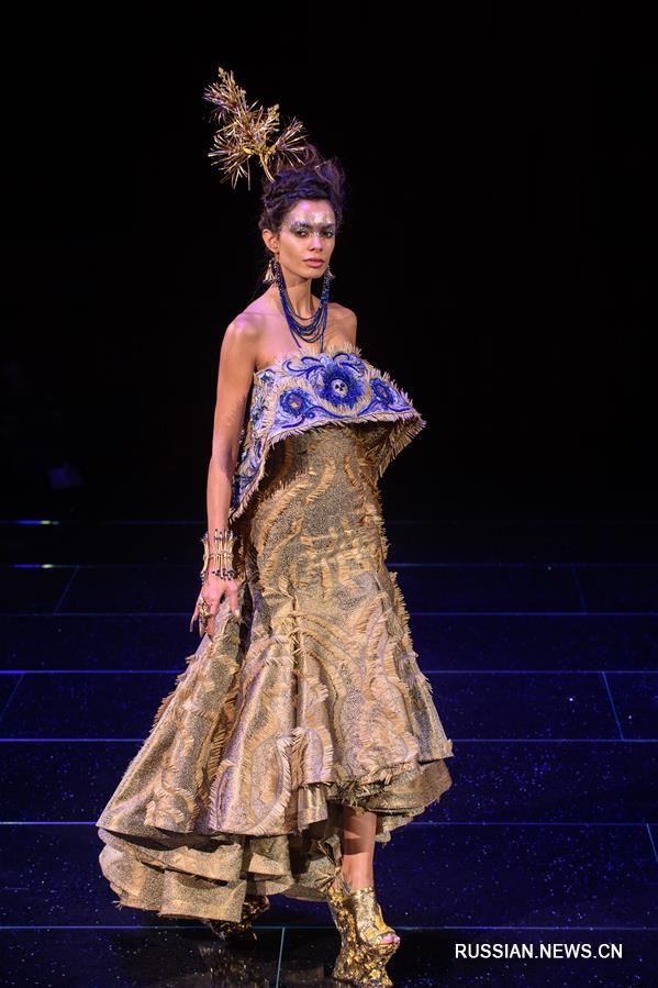 Коллекция китайского дизайнера Го Пэй на Парижской неделе моды