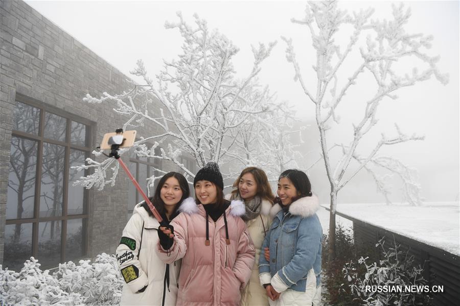 Ледово-снежная сказка в ландшафтном парке Цзиньфошань