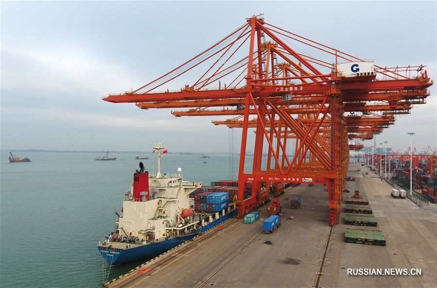 Крупный порт Циньчжоу в Гуанси-Чжуанском АР
