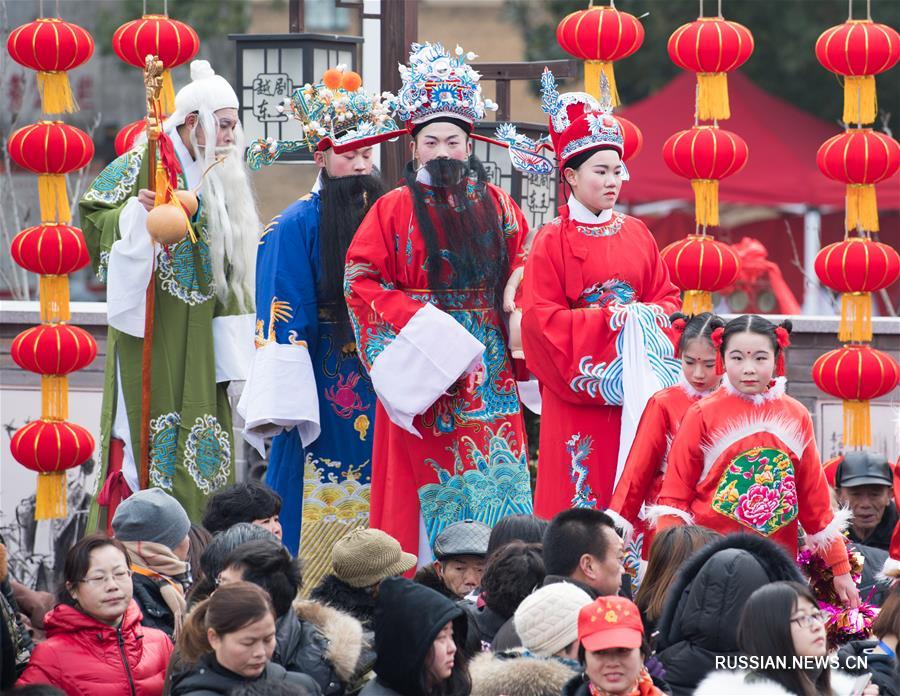 Фестиваль по случаю праздника Весны в деревне Дунван провинции Чжэцзян