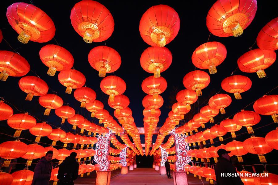В городе Иньчуань проходит фестиваль света
