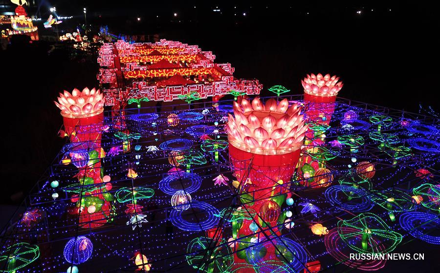 В Цзыбо открылся художественный фестиваль цветных фонарей