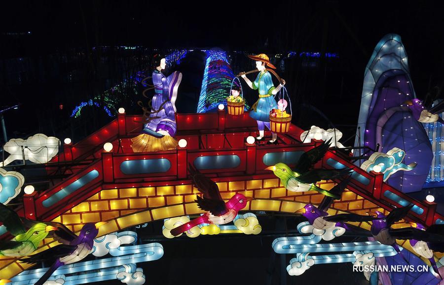 В Цзыбо открылся художественный фестиваль цветных фонарей