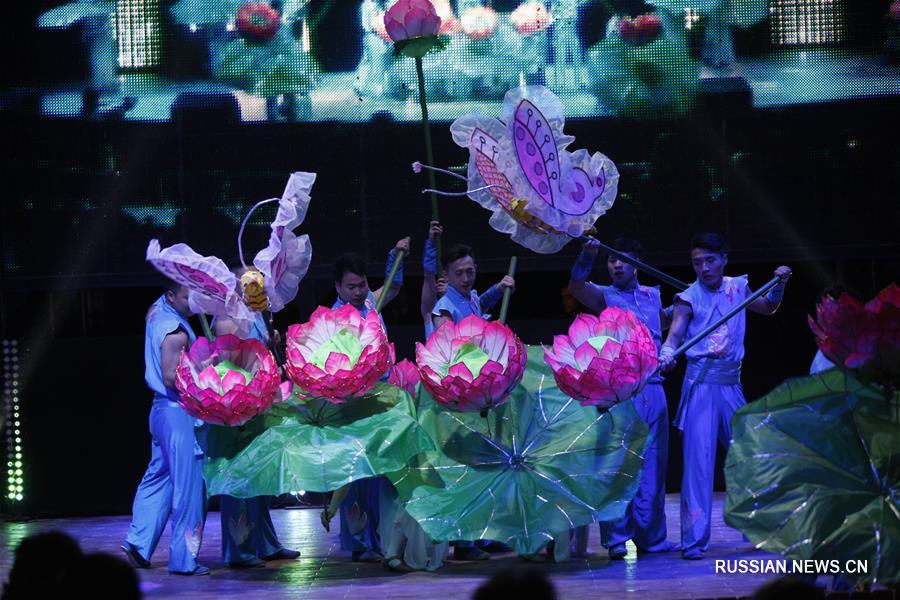 Выступление китайских артистов в Шарм-эш-Шейхе по случаю праздника Весны