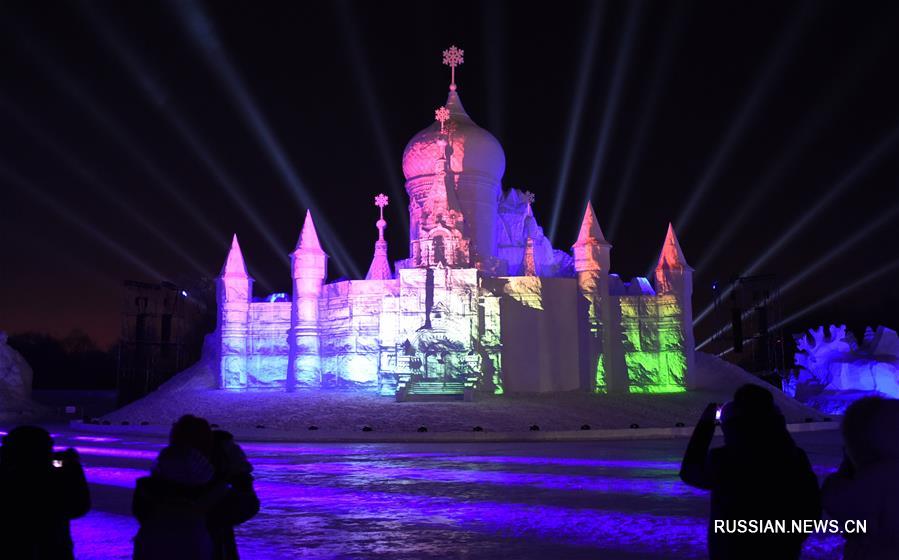 3D-световое шоу на выставке снежных скульптур в Харбине