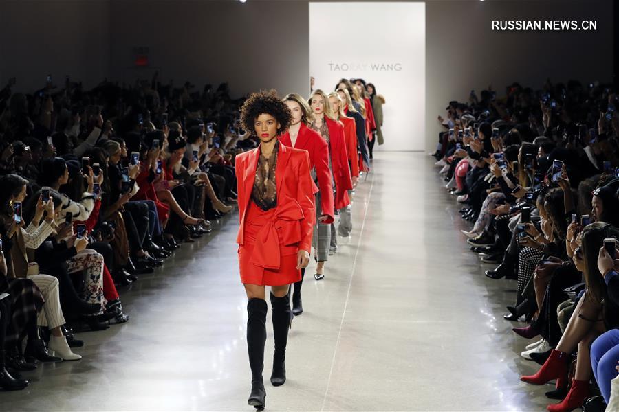 Известный китайский дизайнер представила свою коллекцию на Неделе высокой моды в  Нью-Йорке 
