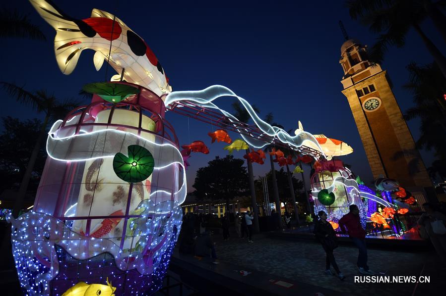 В Сянгане открылась новогодняя выставка цветных фонарей
