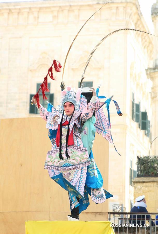 Чжэцзянская труппа уцзюй выступила на мальтийском карнавале