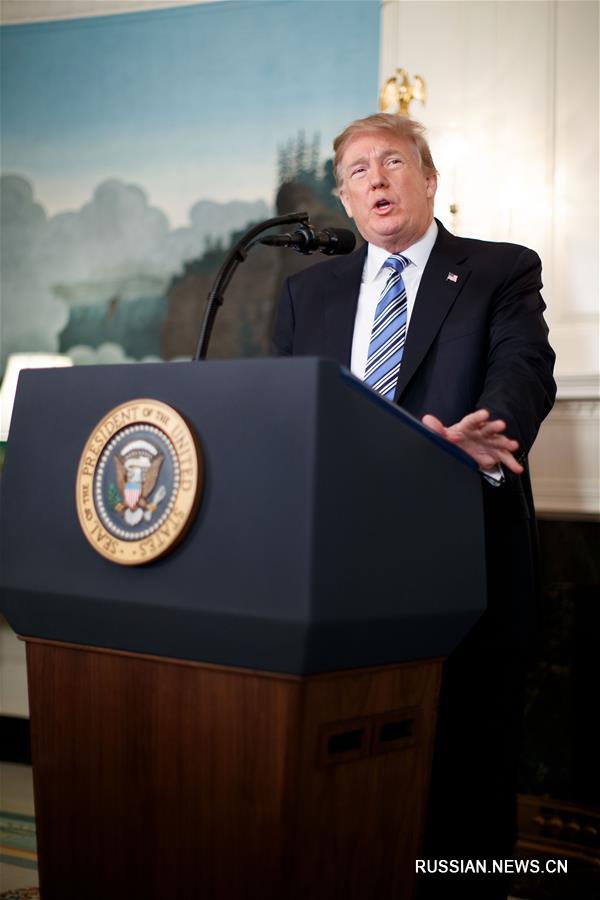 Трамп заявил, что намерен посетить город во Флориде, где произошла стрельба в школе