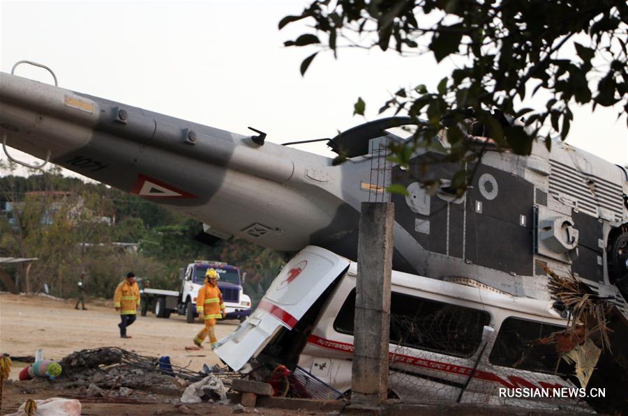 Число погибших в результате крушения вертолета в Мексике возросло до 13 человек
