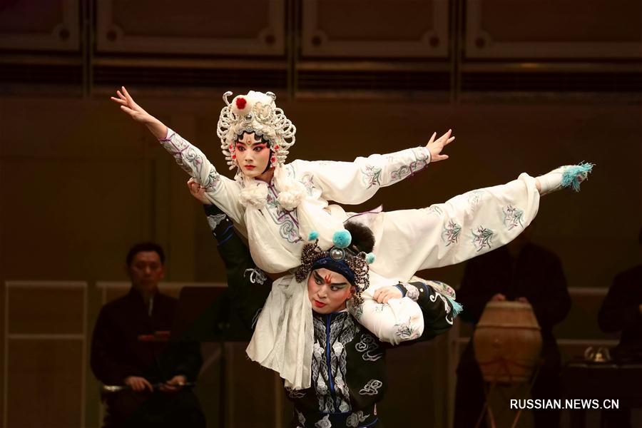 Китайский концерт по случаю праздника Весны в Чикагском симфоническом центре