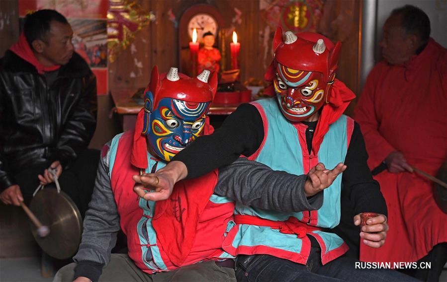 Новогодний танец но в уезде Наньфэн