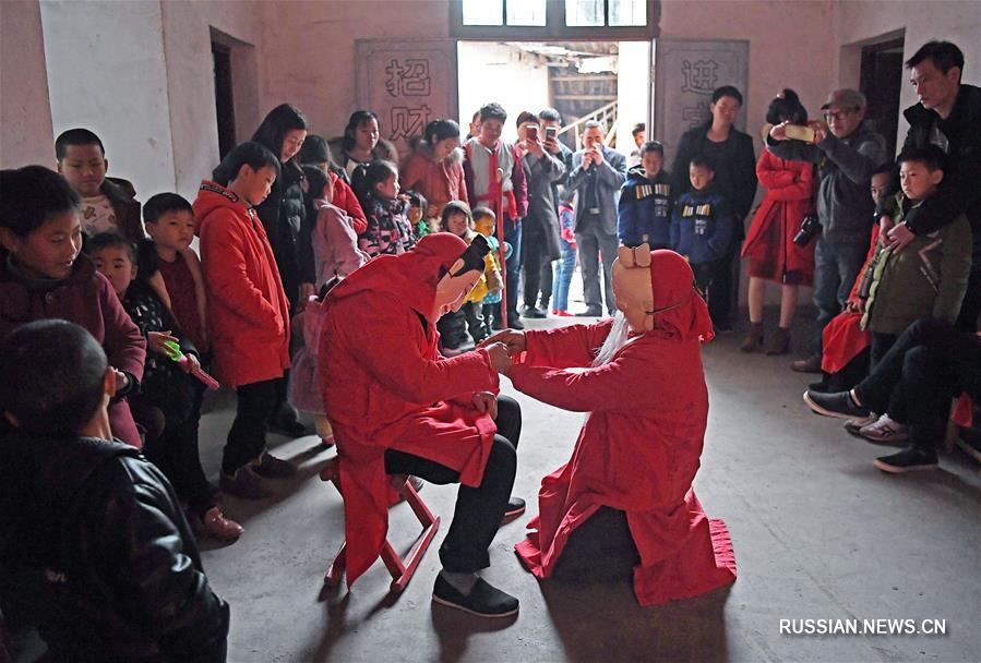 Новогодний танец но в уезде Наньфэн
