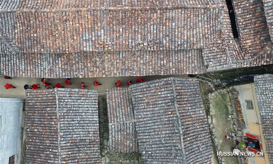 Новогодний танец но в уезде Наньфэн