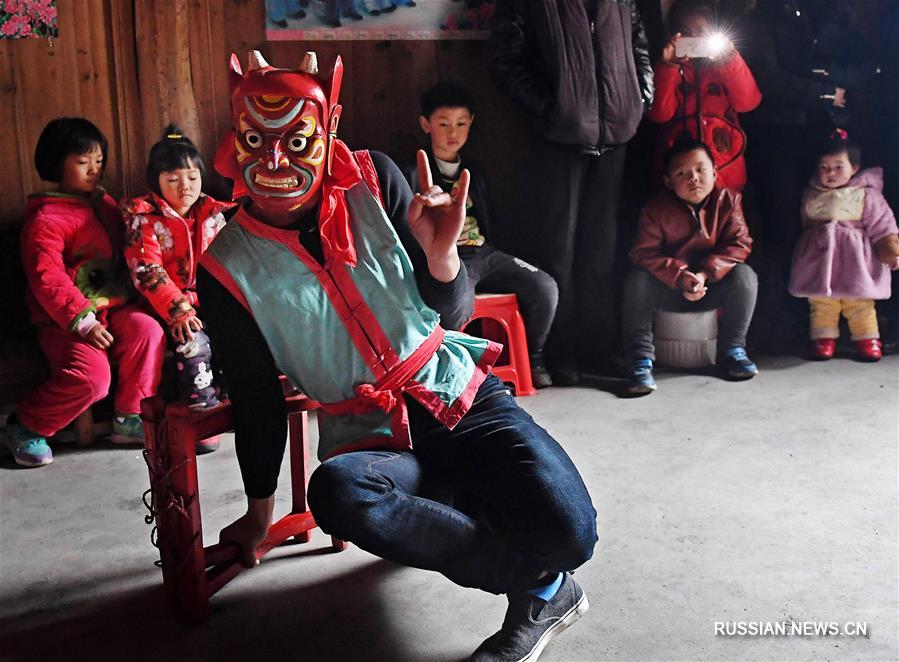 Новогодний танец но в уезде Наньфэн